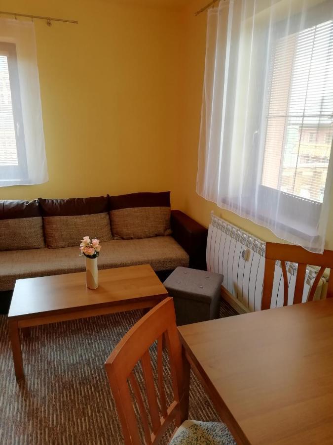 Apartman Fiona Vel'ka Lomnica Exteriör bild
